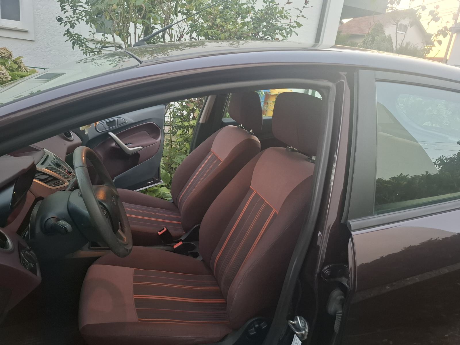 Ford Fiesta 1.25 i, 16v, SAMO 121000 KM, SERVISNA I POTVRDA O KM !, fotografija 10