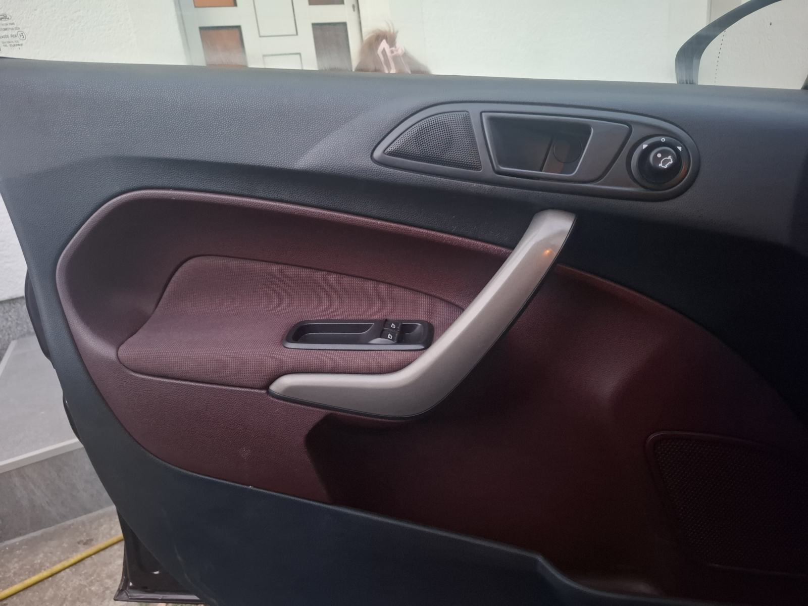 Ford Fiesta 1.25 i, 16v, SAMO 121000 KM, SERVISNA I POTVRDA O KM !, fotografija 12