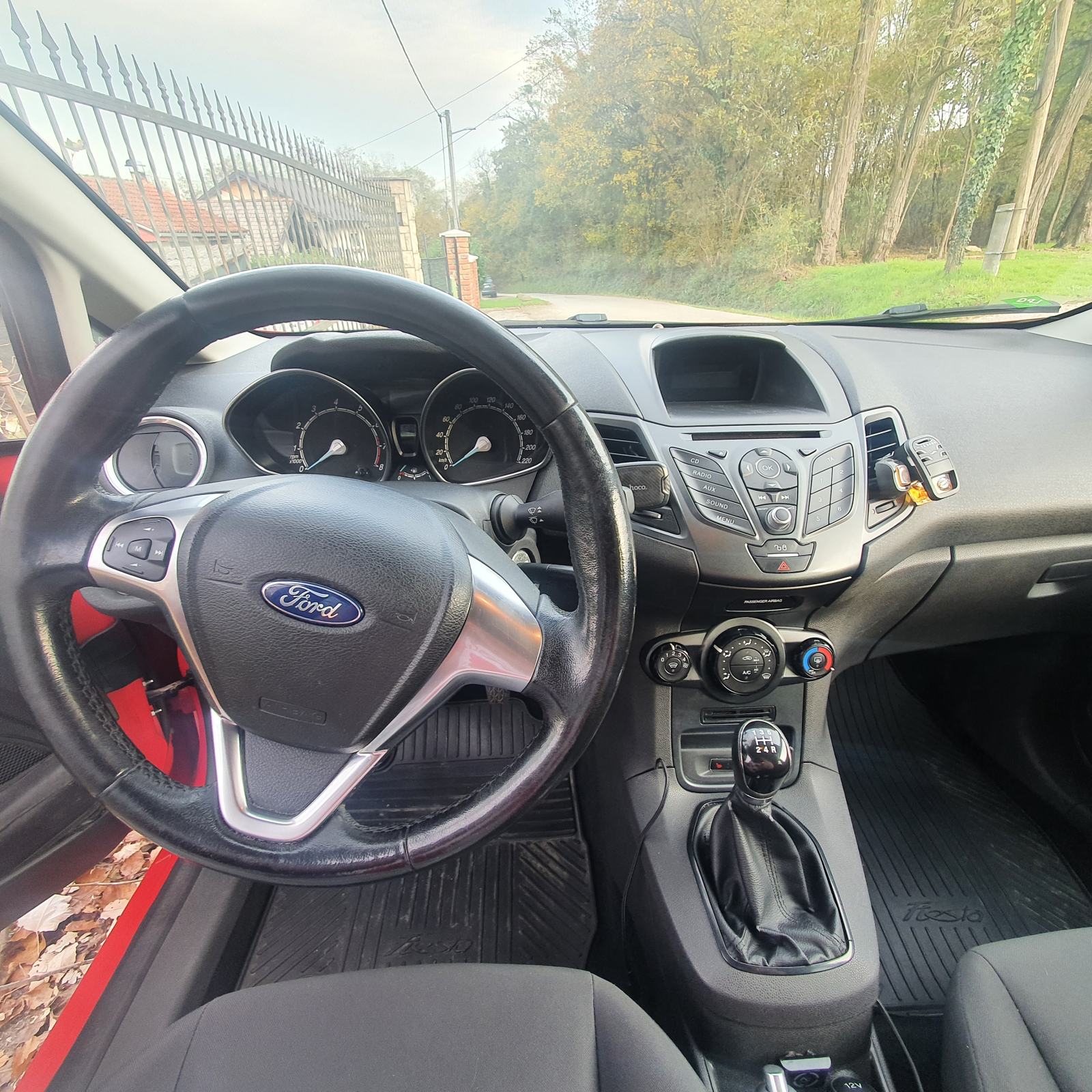 Ford Fiesta 1,25 s PLINOM, fotografija 5