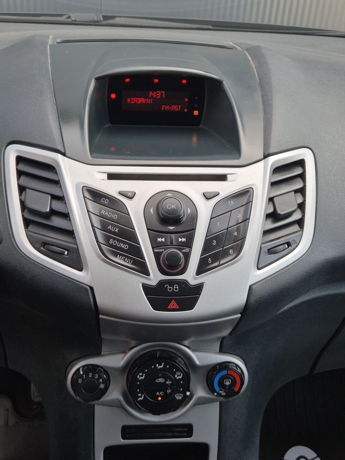 Ford Fiesta 1,25 i, fotografija 13