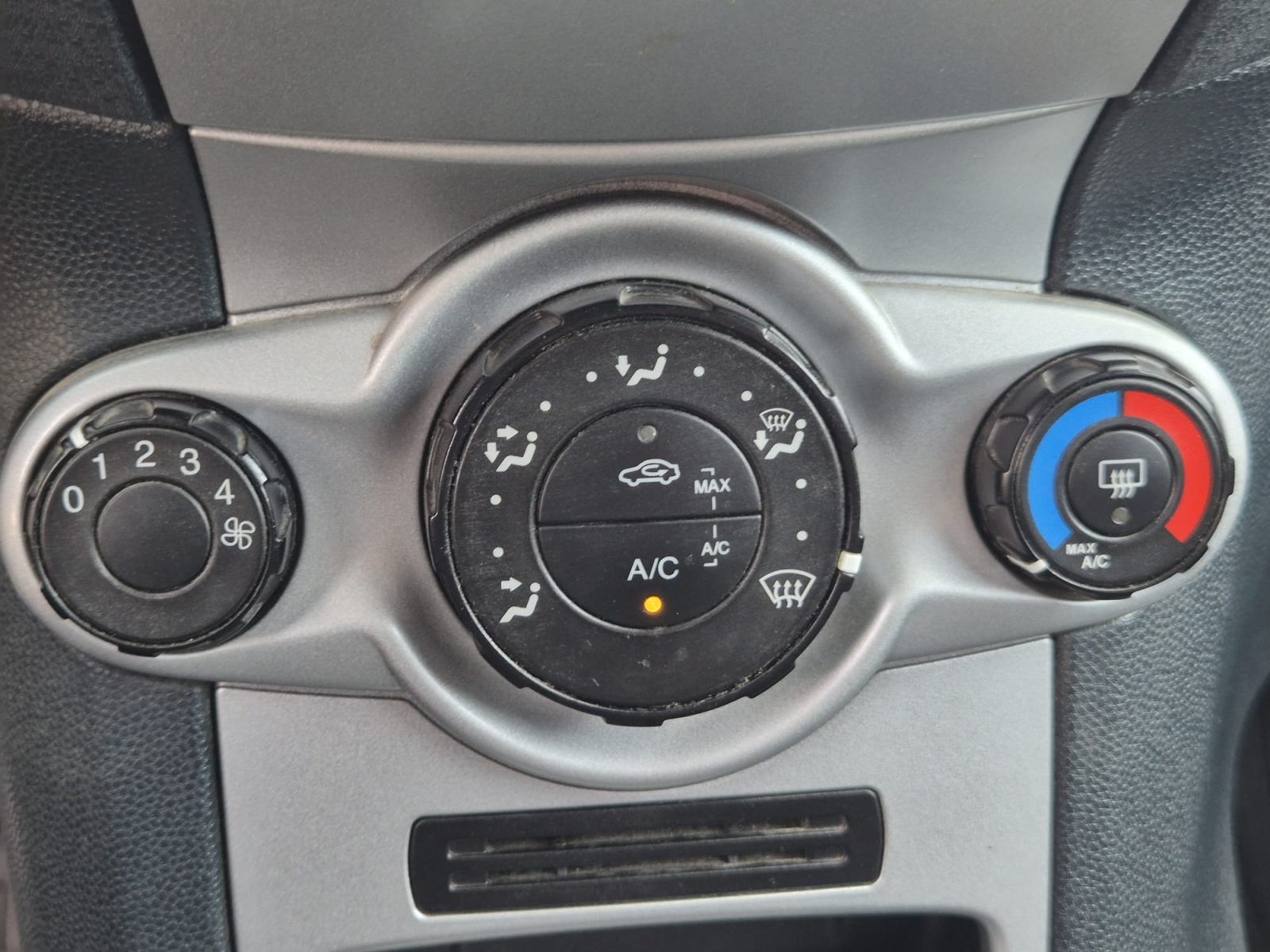 Ford Fiesta 1,25 i, fotografija 14