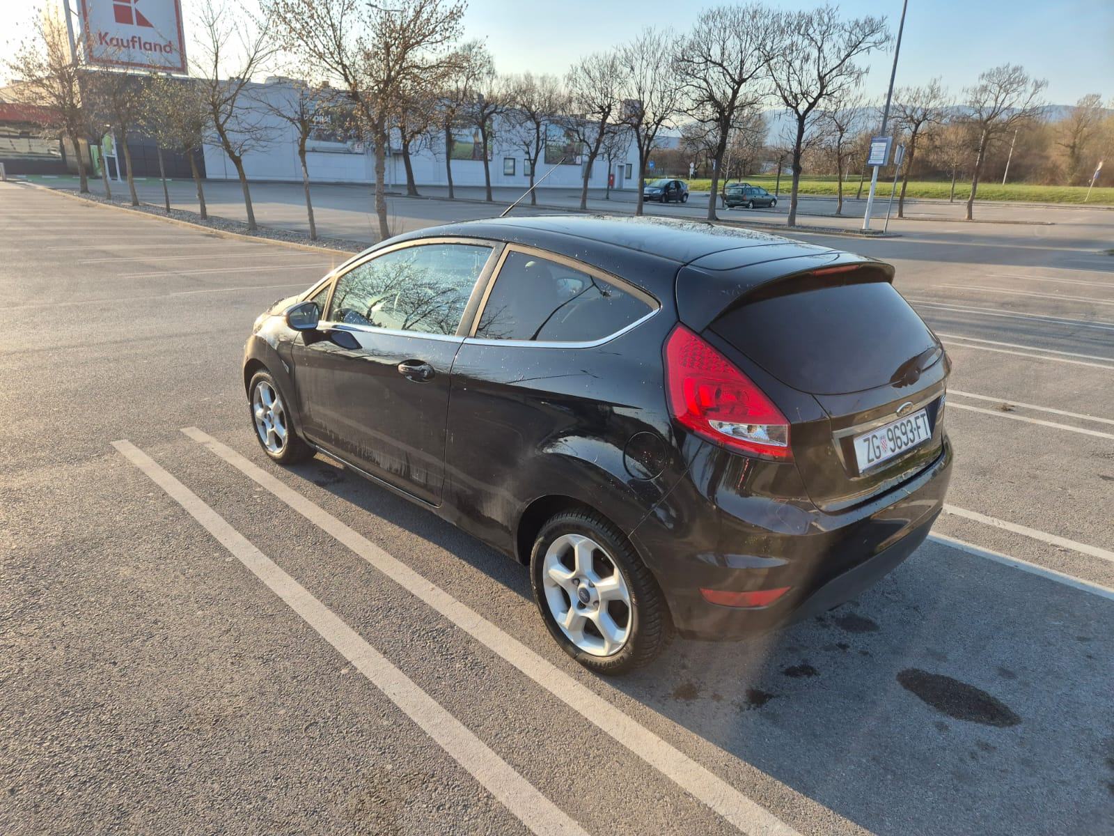 Ford Fiesta 1.25 s ugrađeni LPG sustavom, fotografija 5