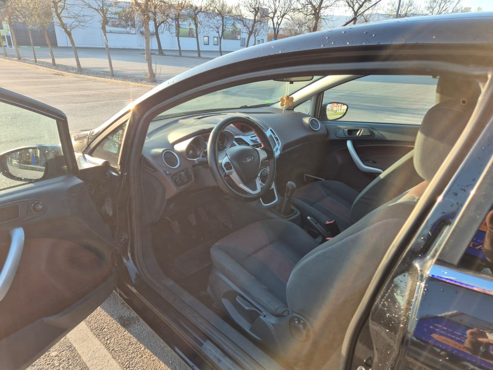 Ford Fiesta 1.25 s ugrađeni LPG sustavom, fotografija 6