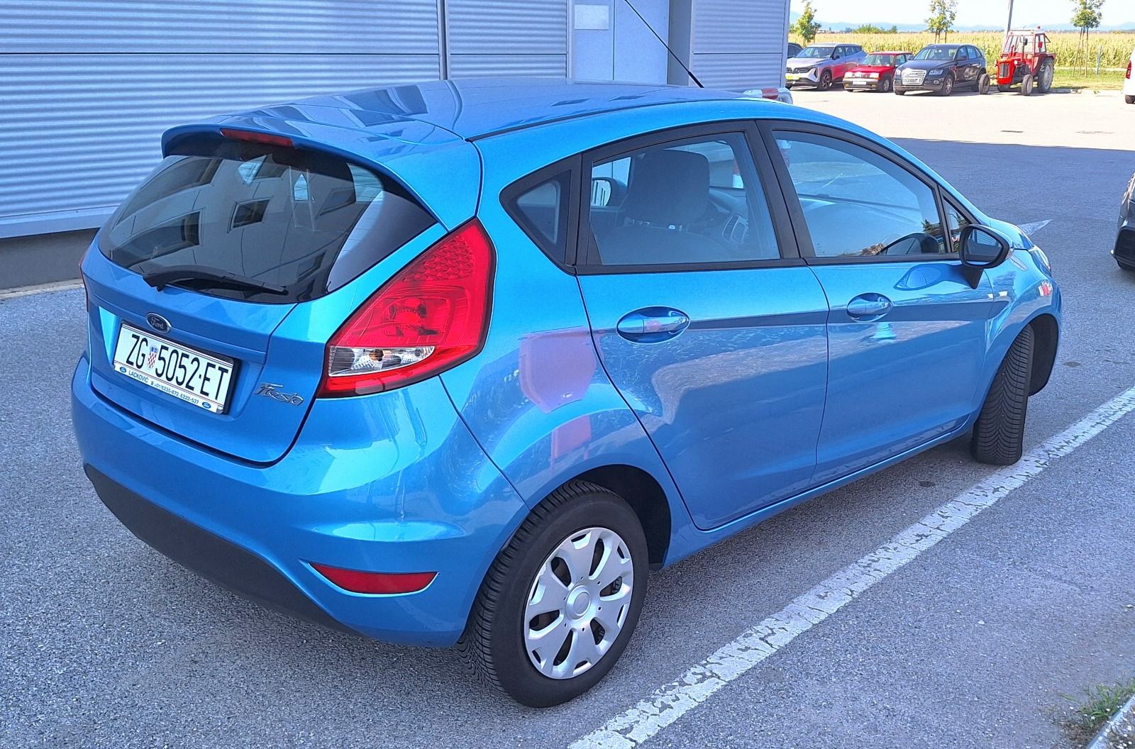 Ford Fiesta 1,25i, HR auto,servisna,reg 1 g, 5 vrata,klima, fotografija 5