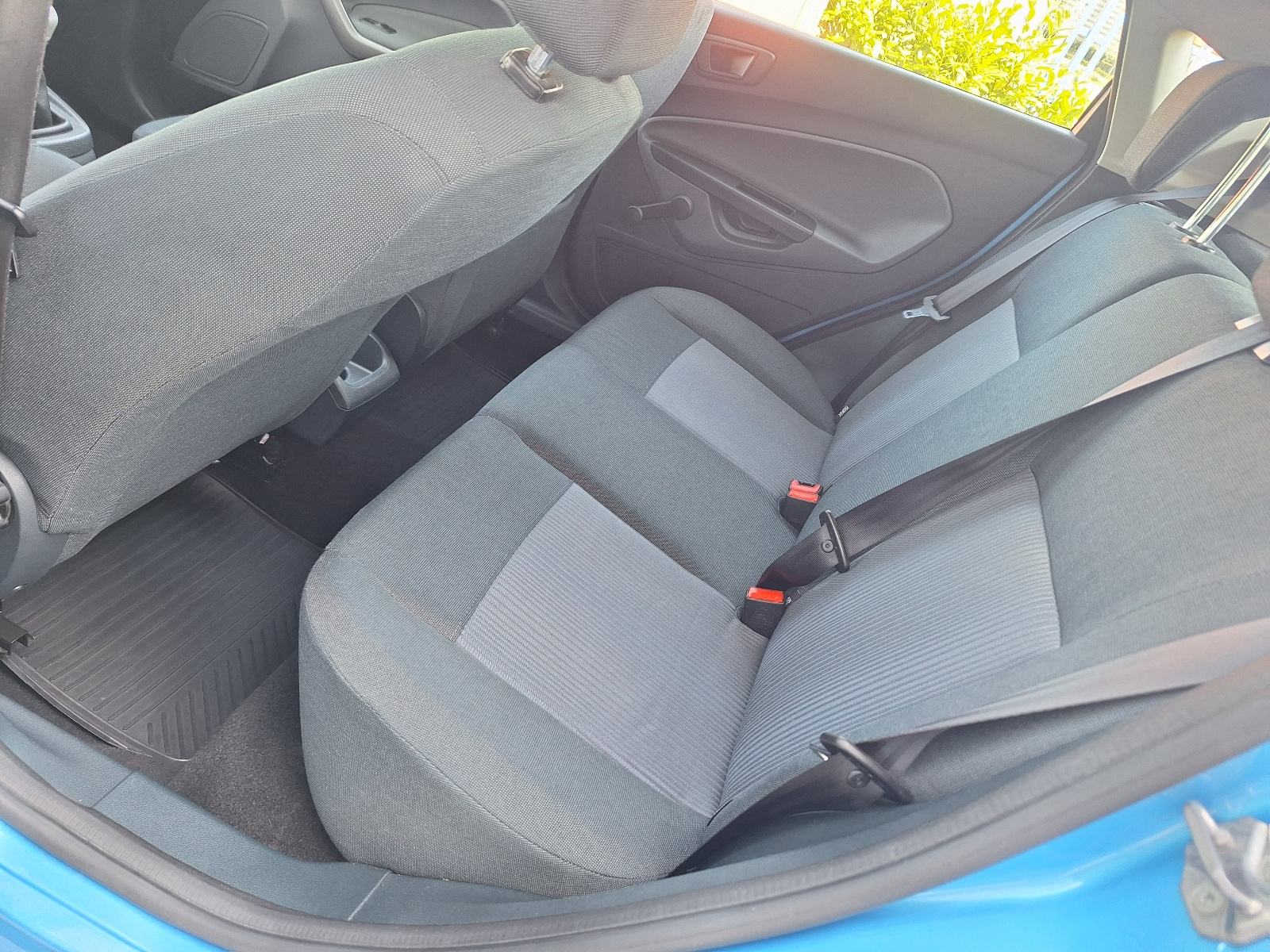 Ford Fiesta 1,25i, HR auto,servisna,reg 1 g, 5 vrata,klima, fotografija 16