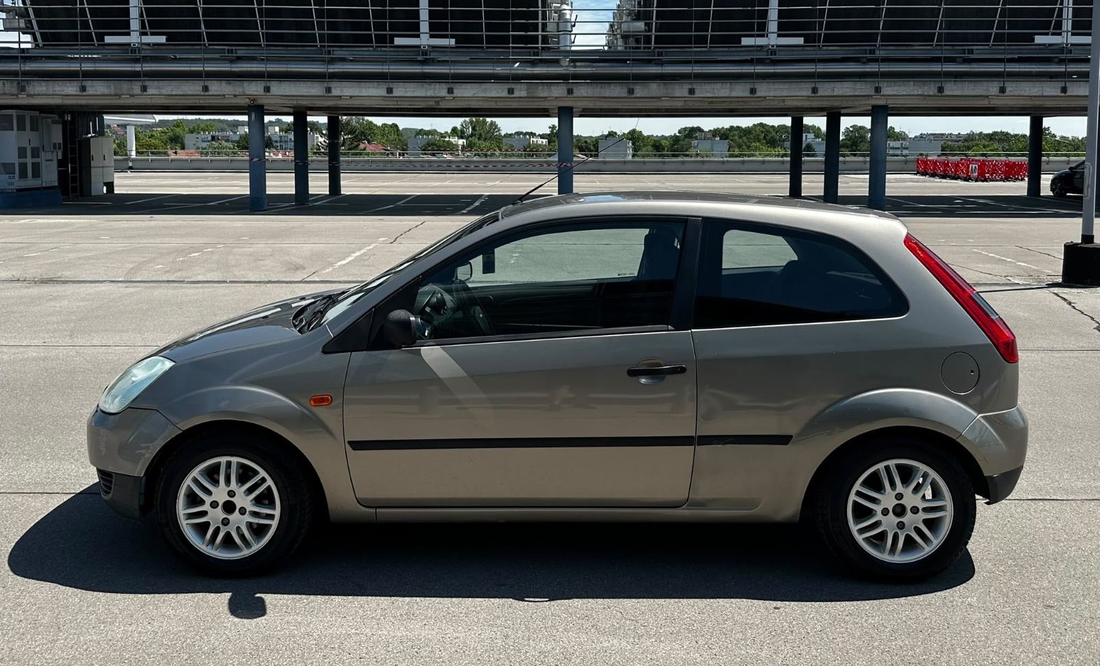 Ford Fiesta 1,3 i *Hr.Auto.Prvi vlasnik*Klima*Reg. God dana 07/2027*, fotografija 8