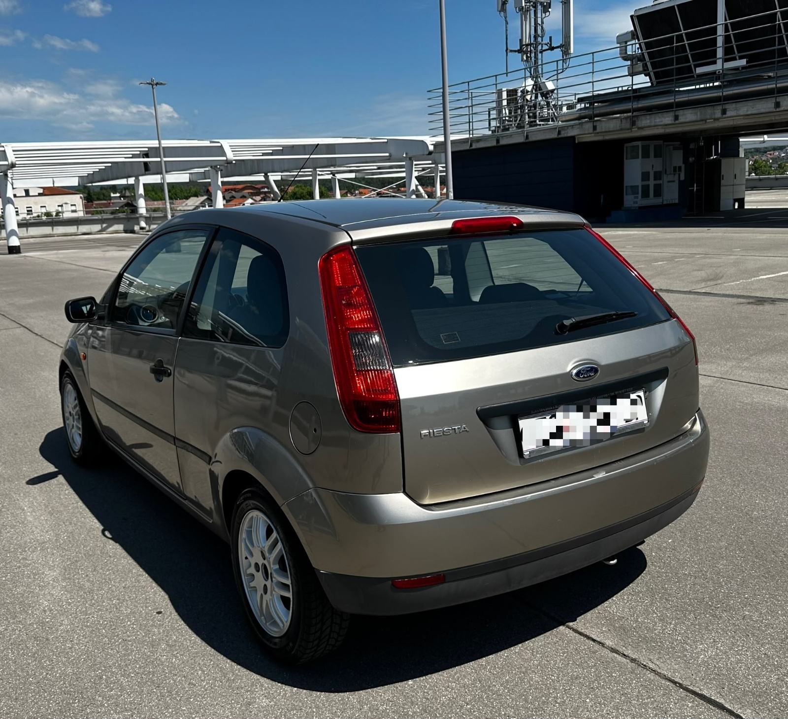 Ford Fiesta 1,3 i *Hr.Auto.Prvi vlasnik*Klima*Reg. God dana 07/2027*, fotografija 7