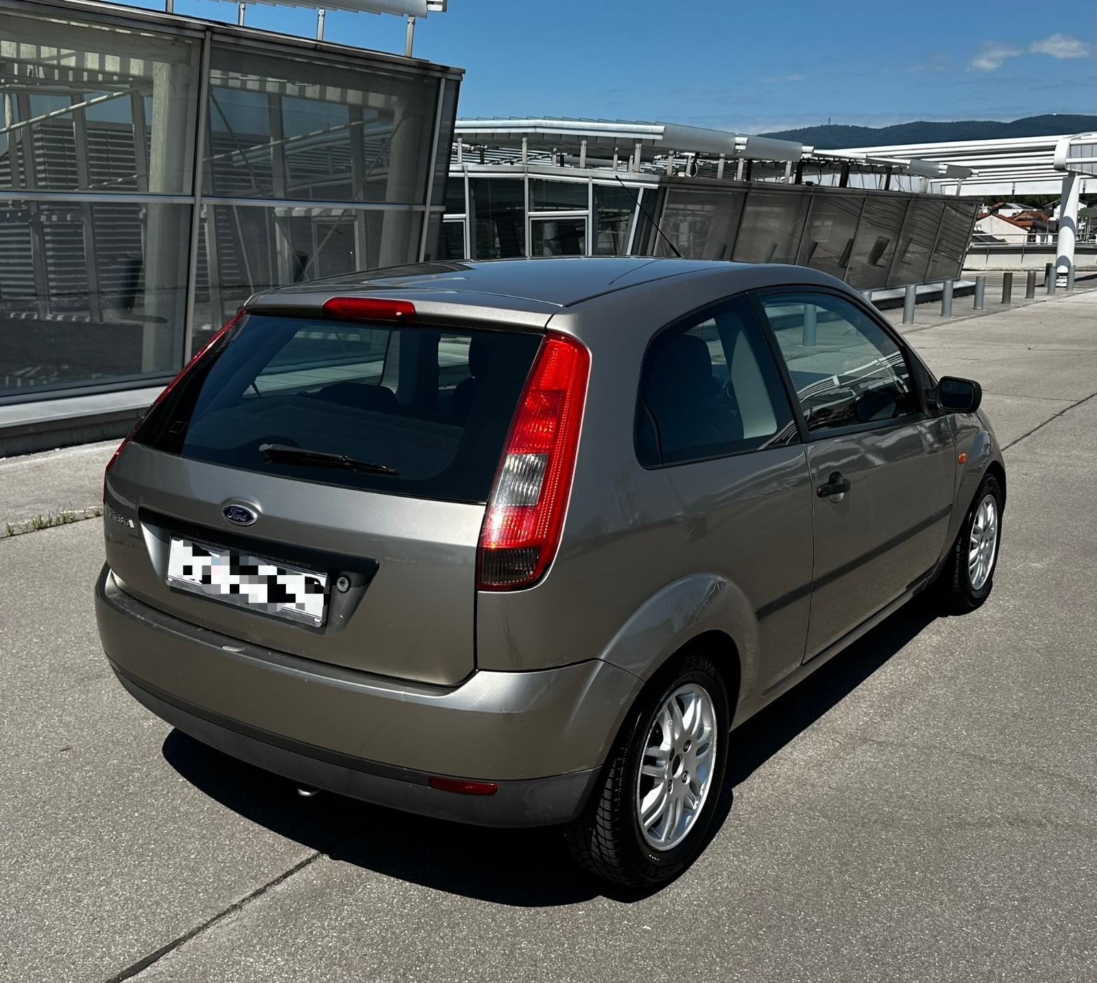 Ford Fiesta 1,3 i *Hr.Auto.Prvi vlasnik*Klima*Reg. God dana 07/2027*, fotografija 5