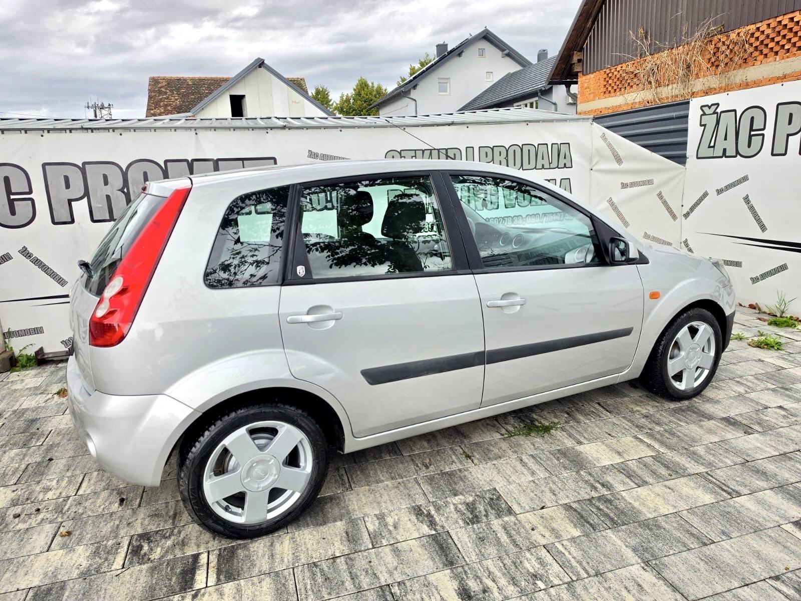 Ford Fiesta 1,4 GHIA # 119 TKM # KAO NOVA KRED-KART HR-AUTO, fotografija 11