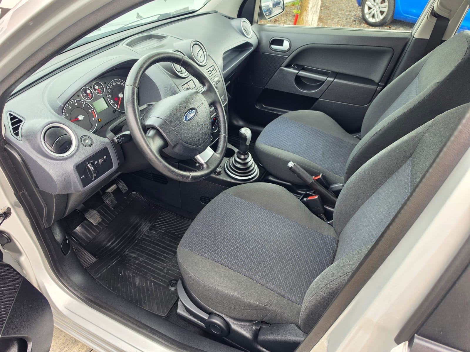 Ford Fiesta 1,4 GHIA # 119 TKM # KAO NOVA KRED-KART HR-AUTO, fotografija 3