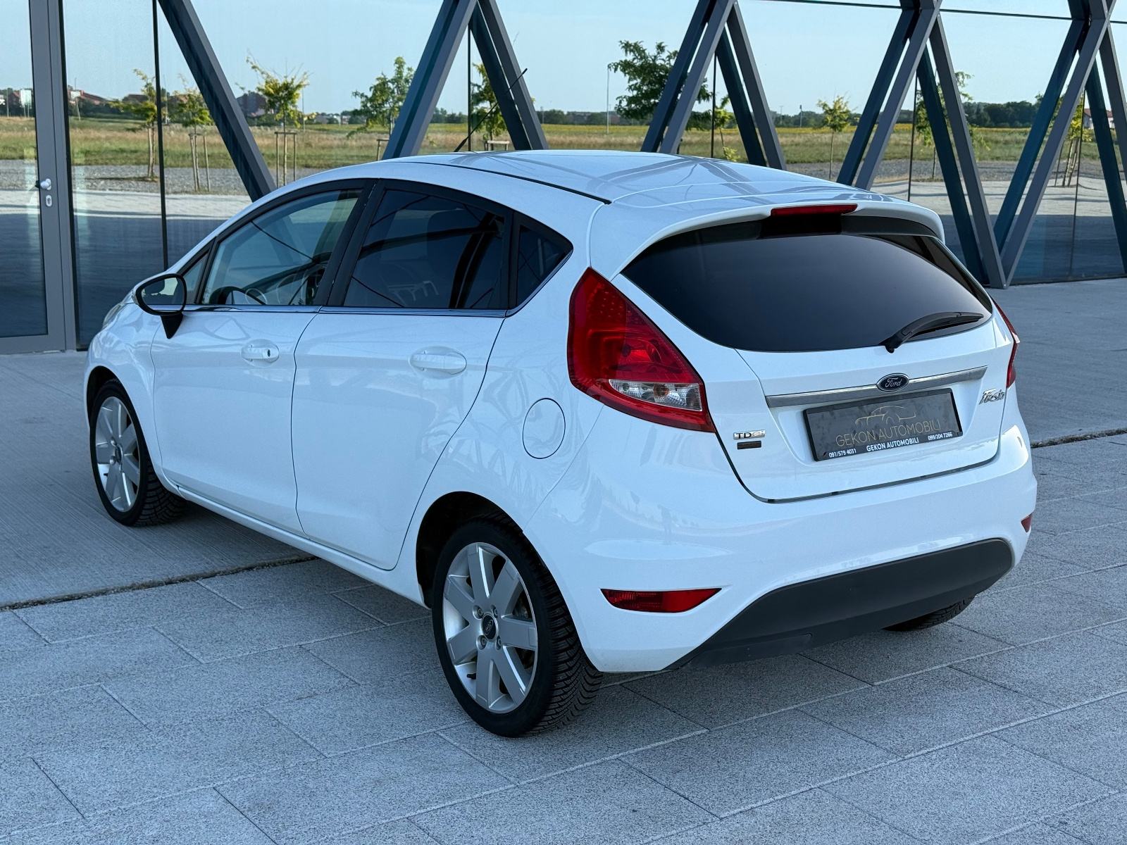 Ford Fiesta 1,4 TDCI TITANIUM 2009 REG 1 GODINU, fotografija 3