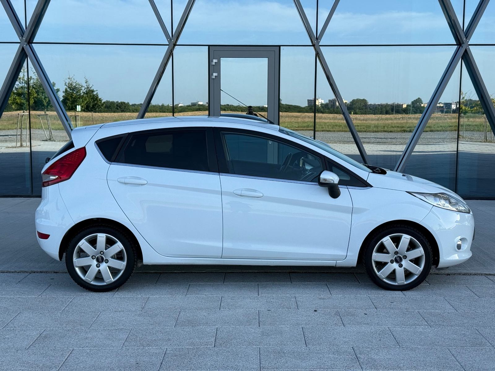 Ford Fiesta 1,4 TDCI TITANIUM 2009 REG 1 GODINU, fotografija 6