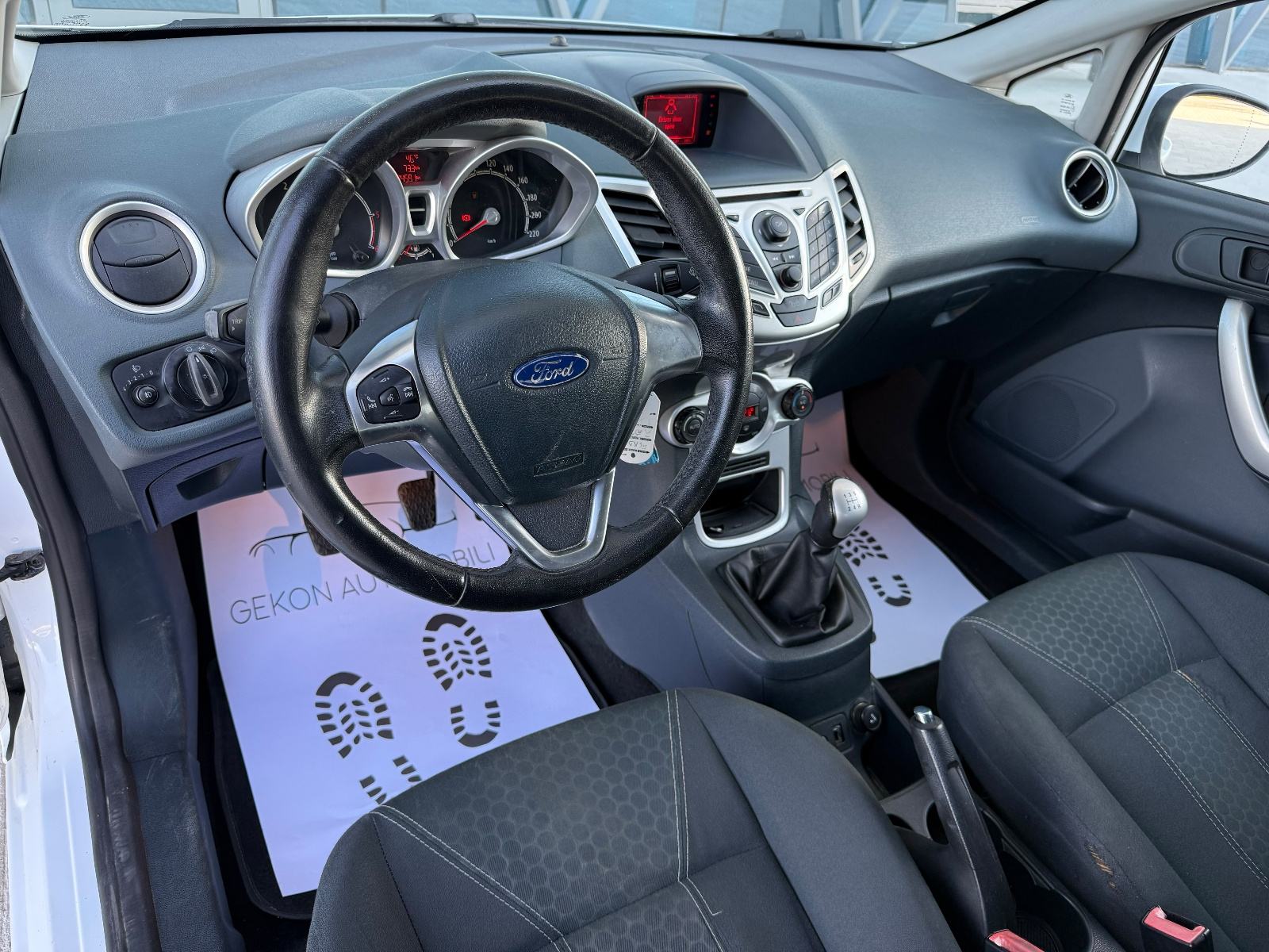 Ford Fiesta 1,4 TDCI TITANIUM 2009 REG 1 GODINU, fotografija 9
