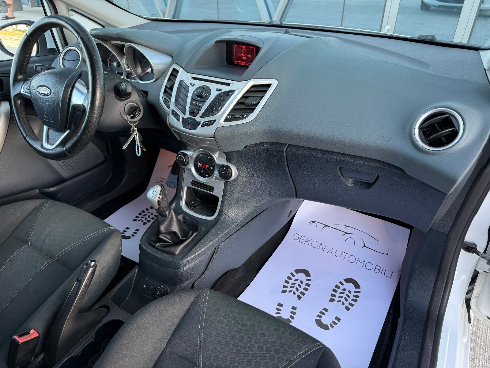 Ford Fiesta 1,4 TDCI TITANIUM 2009 REG 1 GODINU, fotografija 18