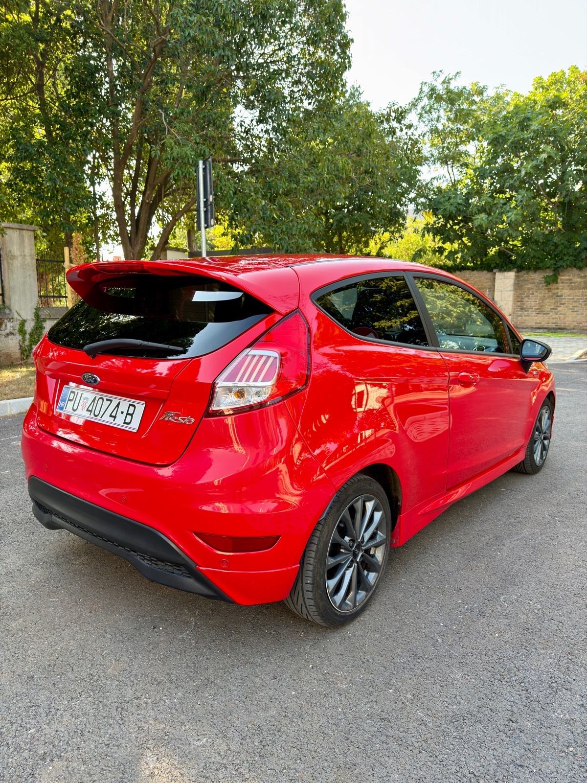 Ford Fiesta 1,5 TDCi, 70 kW / 95 ks, ST LINE. Reg. do 04/2027, fotografija 4