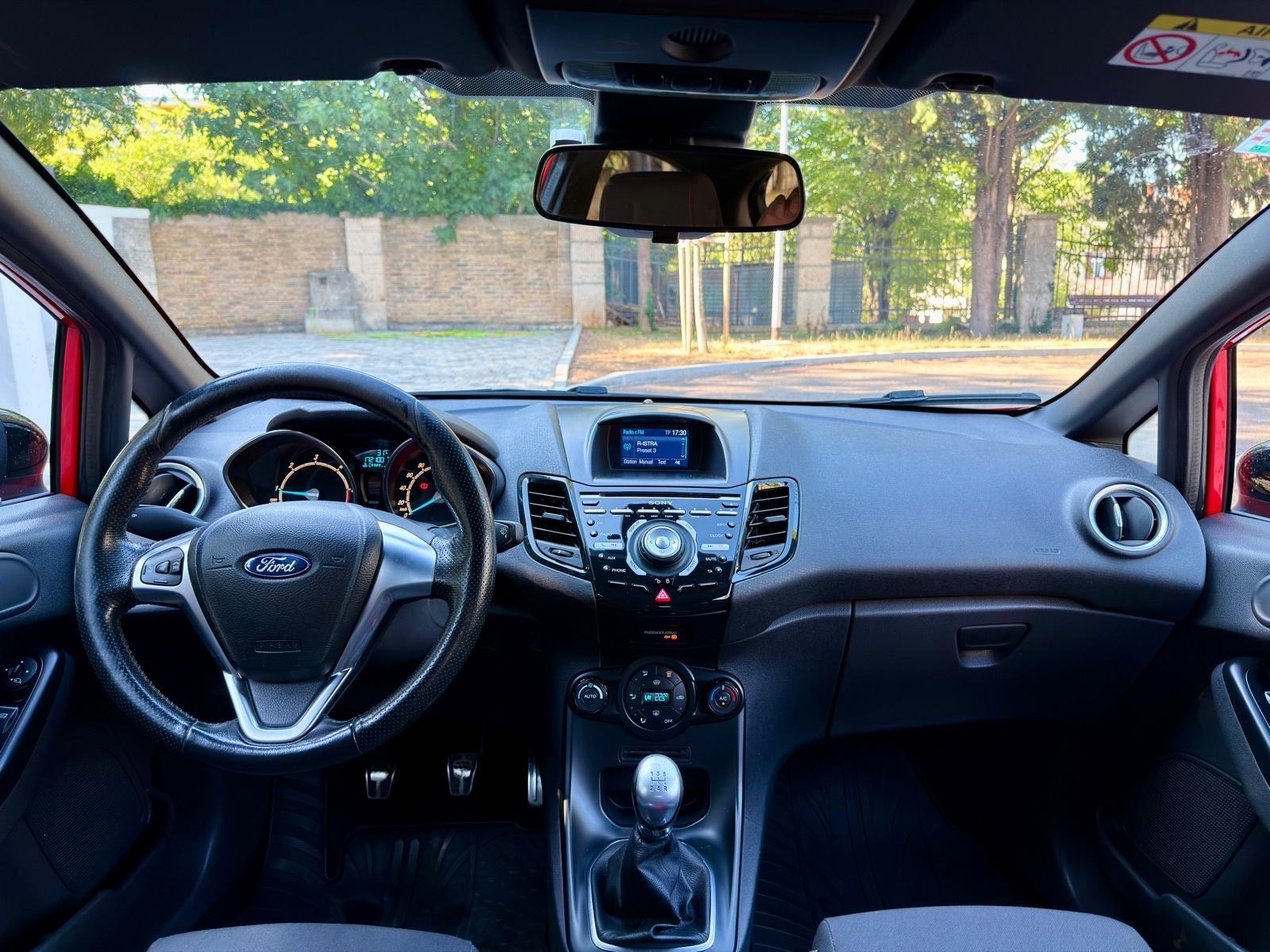 Ford Fiesta 1,5 TDCi, 70 kW / 95 ks, ST LINE. Reg. do 04/2027, fotografija 10