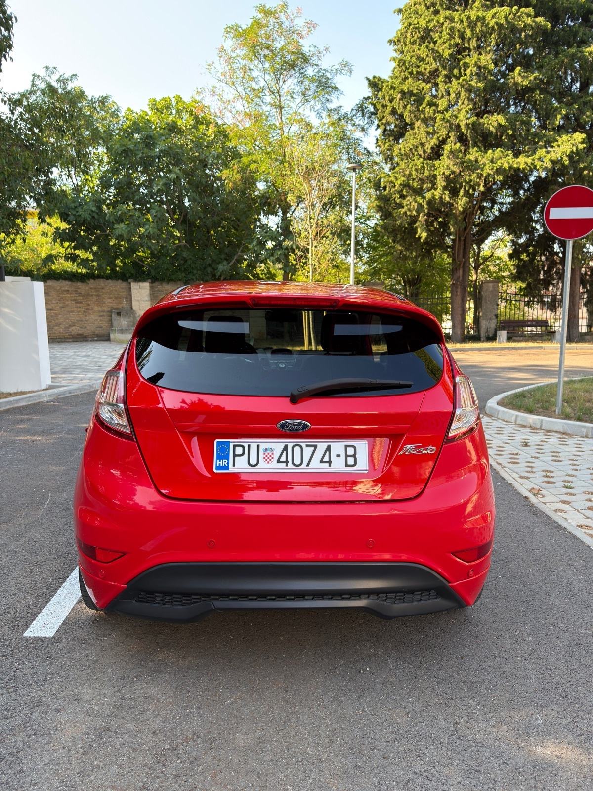 Ford Fiesta 1,5 TDCi, 70 kW / 95 ks, ST LINE. Reg. do 04/2027, fotografija 8