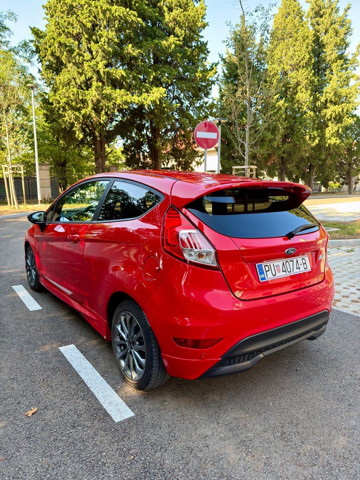 Ford Fiesta 1,5 TDCi, 70 kW / 95 ks, ST LINE. Reg. do 04/2027, fotografija 5