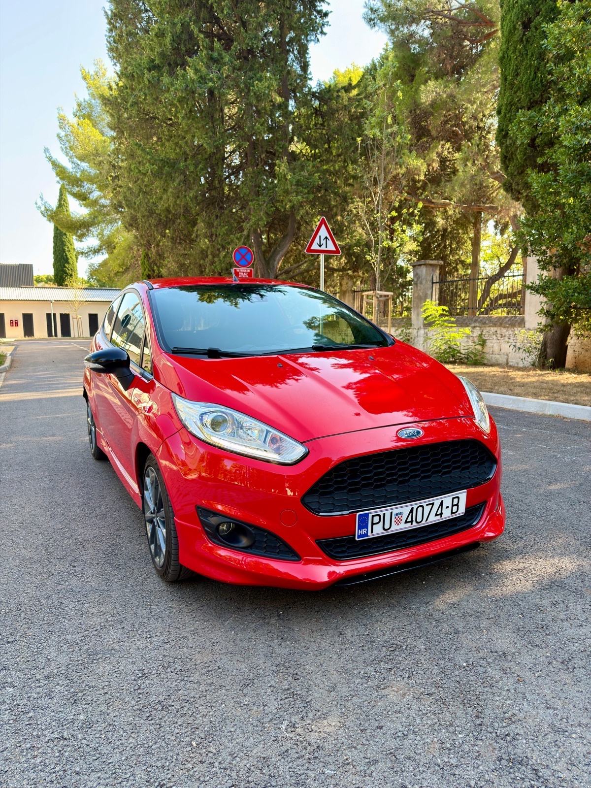 Ford Fiesta 1,5 TDCi, 70 kW / 95 ks, ST LINE. Reg. do 04/2027, fotografija 9