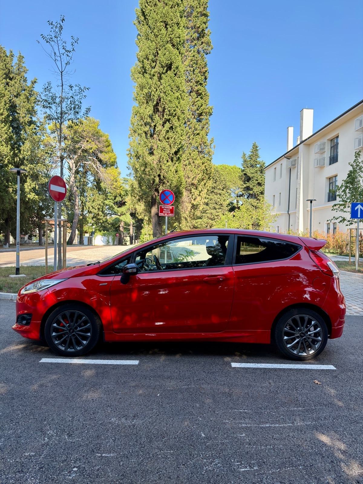 Ford Fiesta 1,5 TDCi, 70 kW / 95 ks, ST LINE. Reg. do 04/2027, fotografija 7