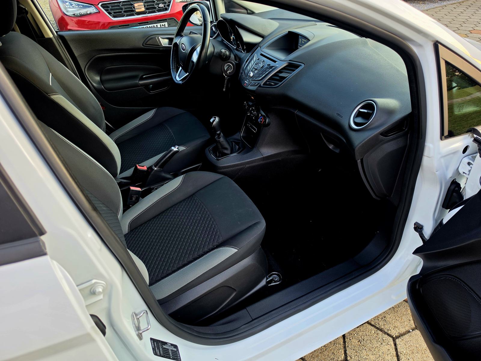Ford Fiesta 1,5 TDCi,,ODLIČAN,,SERVISNA,,123853KM, fotografija 12
