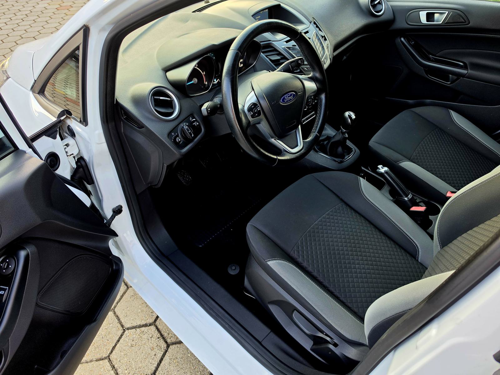 Ford Fiesta 1,5 TDCi,,ODLIČAN,,SERVISNA,,123853KM, fotografija 10