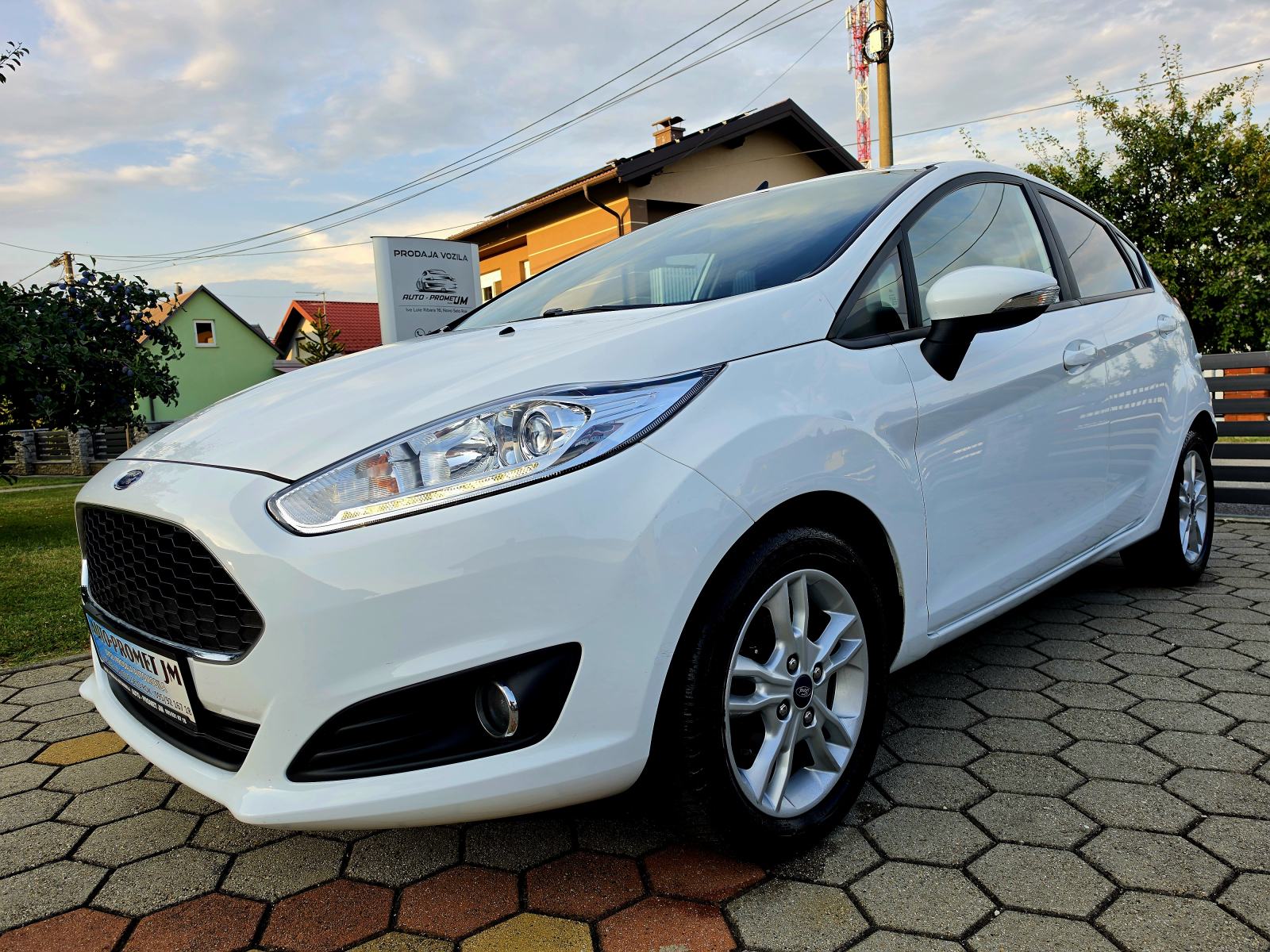 Ford Fiesta 1,5 TDCi,,ODLIČAN,,SERVISNA,,123853KM, fotografija 2