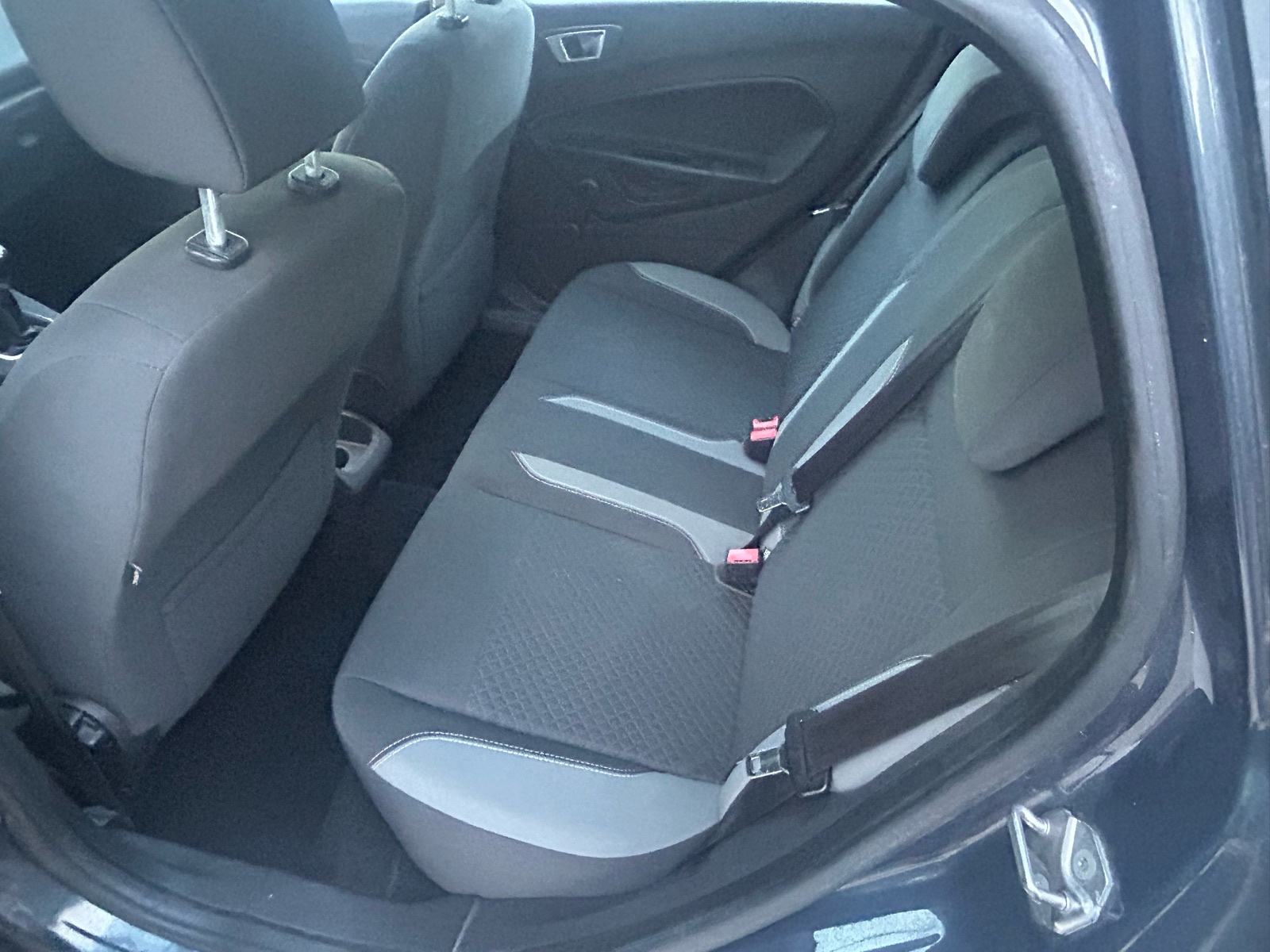 Ford Fiesta 1,5 TDCi KLIMA NA IME KUPCA, fotografija 6