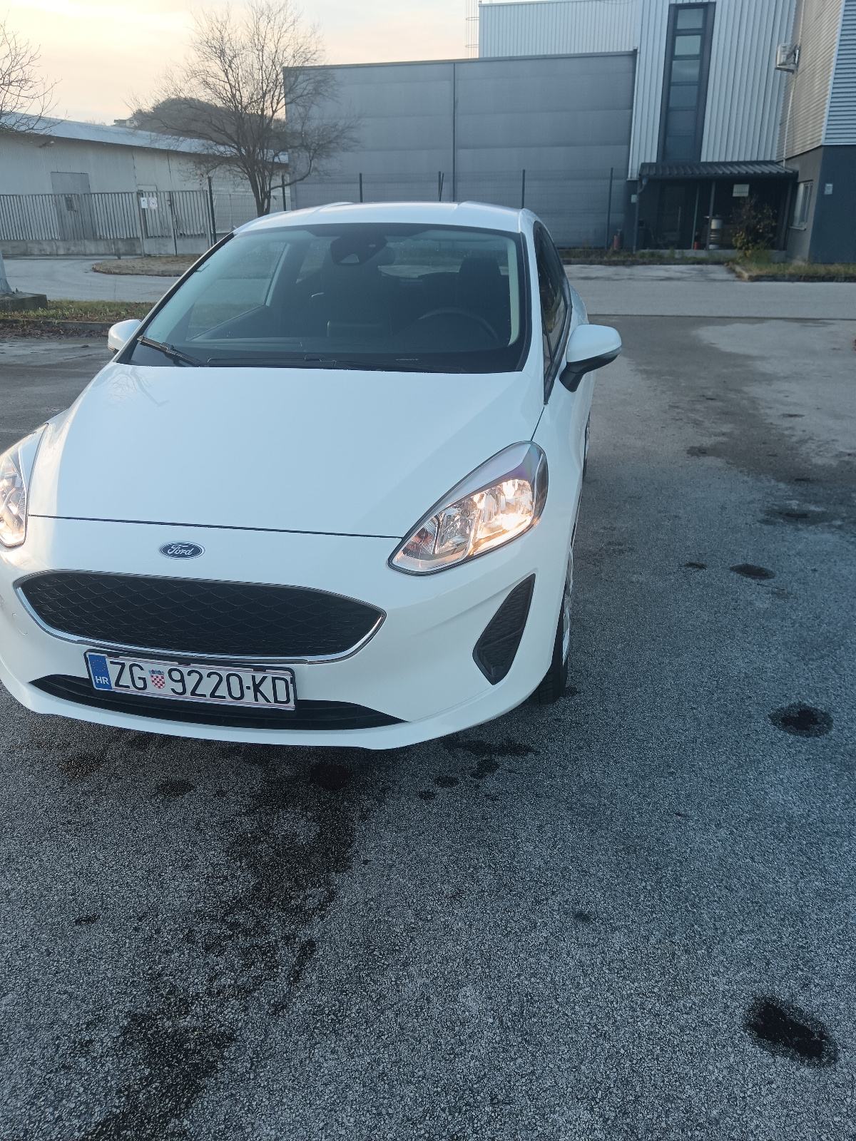 Ford Fiesta 1,5 Tdci 85000km.Kao novi, pogled izvana - slika 4