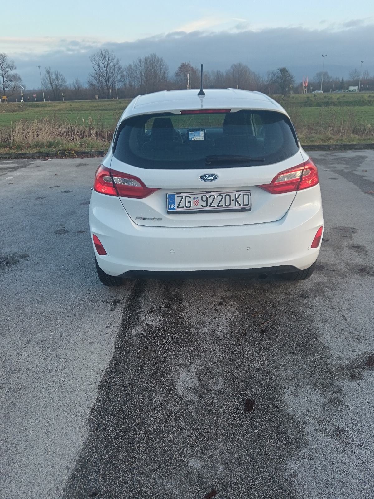 Ford Fiesta 1,5 Tdci 85000km.Kao novi, fotografija 7