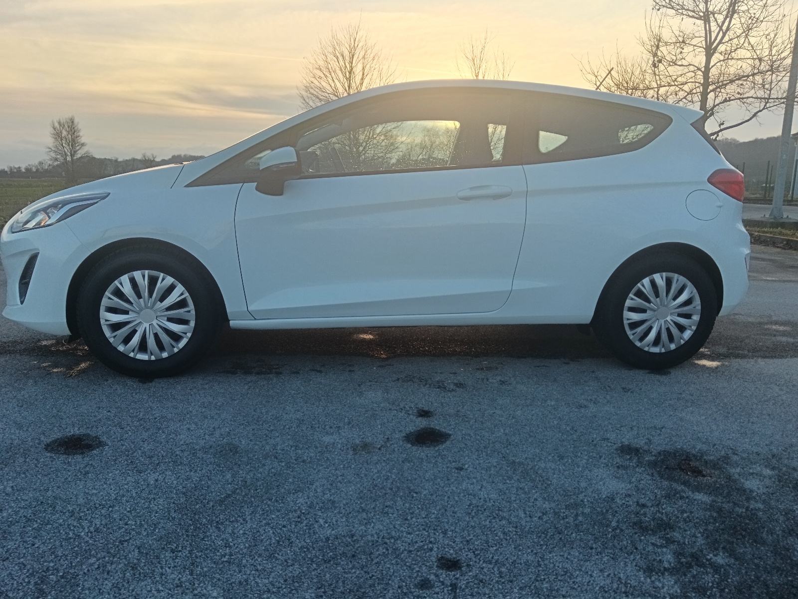 Ford Fiesta 1,5 Tdci 85000km.Kao novi, fotografija 9