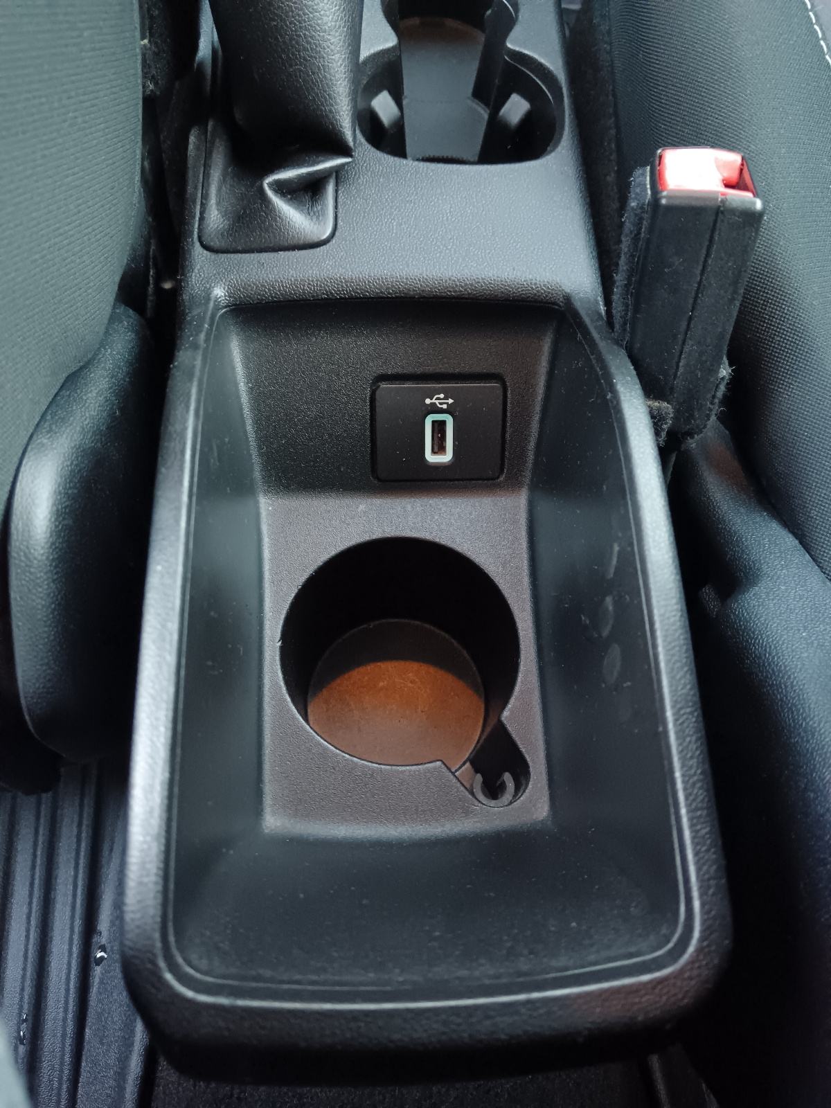 Ford Fiesta 1,5 Tdci 85000km.Kao novi, fotografija 16