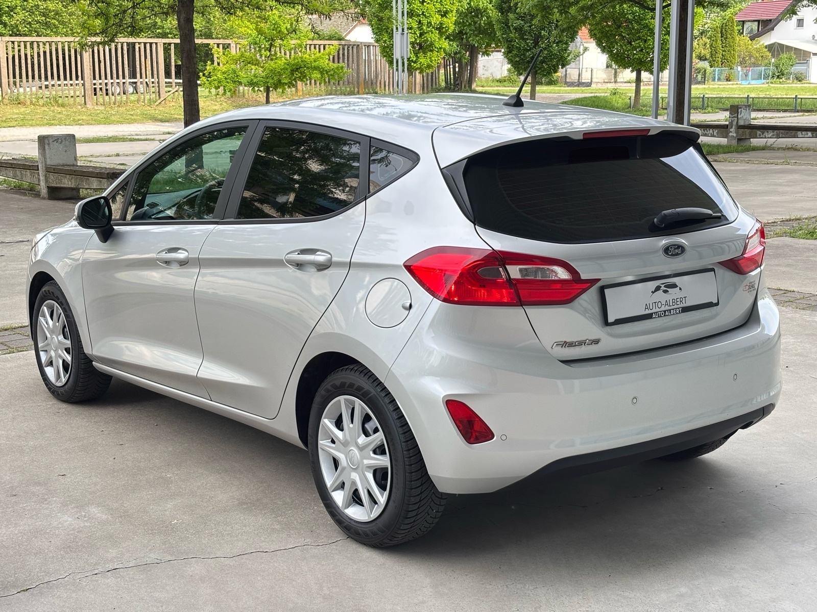 Ford Fiesta 1,5 TDCi, KLIMA, PDC, SERVISNA, JAMSTVO ✅️, fotografija 7