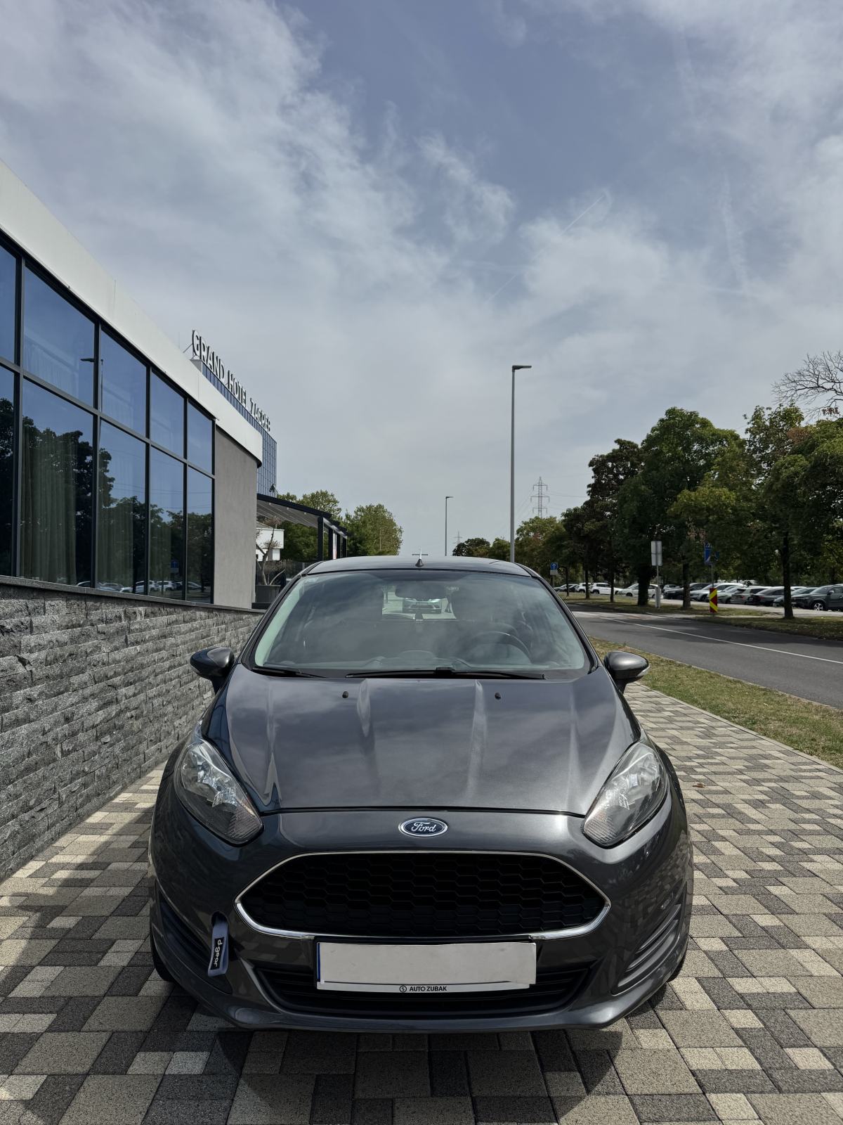 Ford Fiesta 1,5 TDCi -5 VRATA- NOVI MODEL - EURO 6 - REG 08/27 PRILIKA, fotografija 3