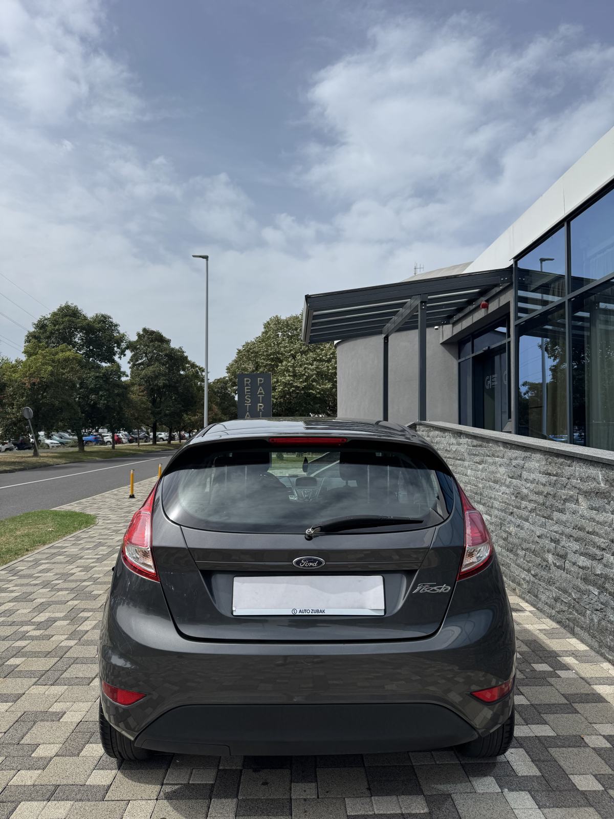 Ford Fiesta 1,5 TDCi -5 VRATA- NOVI MODEL - EURO 6 - REG 08/27 PRILIKA, fotografija 9