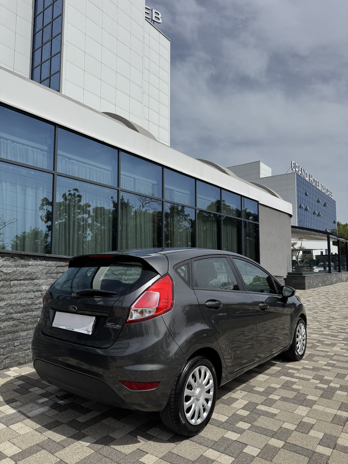 Ford Fiesta 1,5 TDCi -5 VRATA- NOVI MODEL - EURO 6 - REG 08/27 PRILIKA, fotografija 11