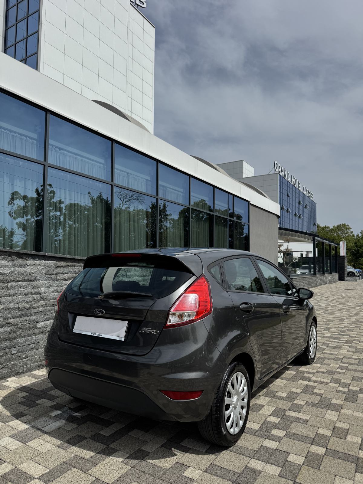 Ford Fiesta 1,5 TDCi -5 VRATA- NOVI MODEL - EURO 6 - REG 08/27 PRILIKA, fotografija 10