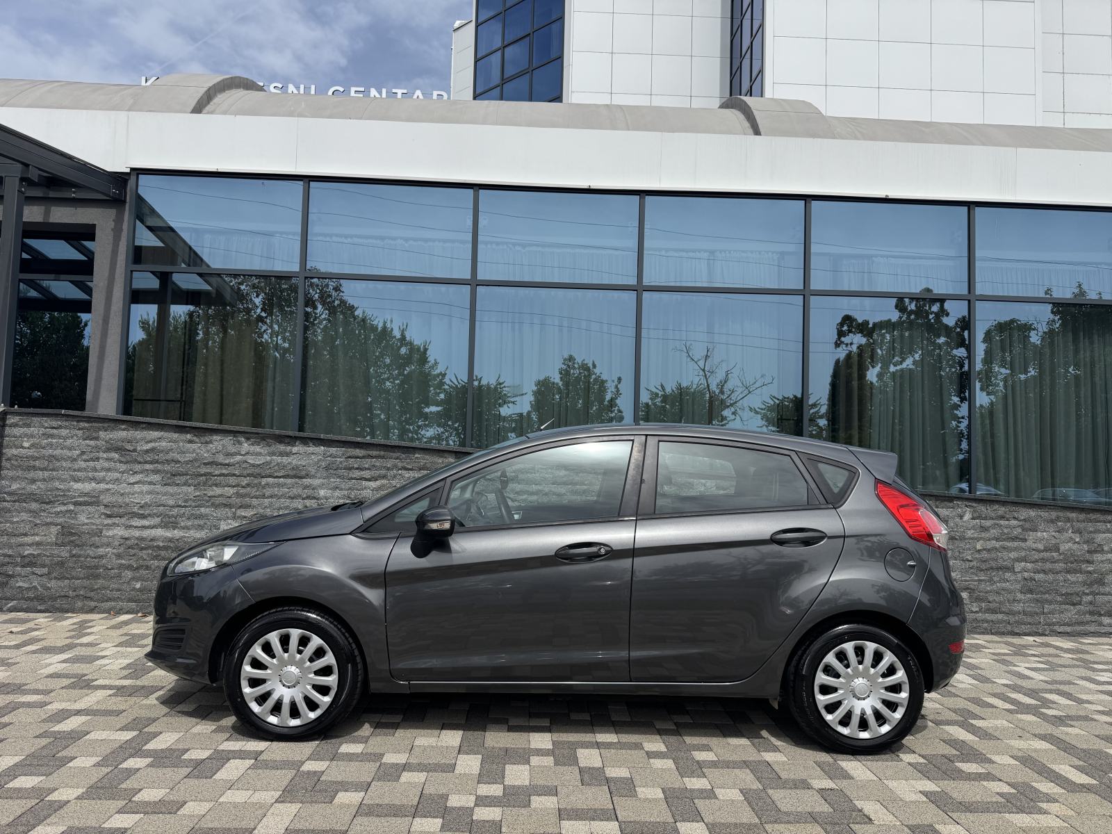 Ford Fiesta 1,5 TDCi -5 VRATA- NOVI MODEL - EURO 6 - REG 08/27 PRILIKA, fotografija 6