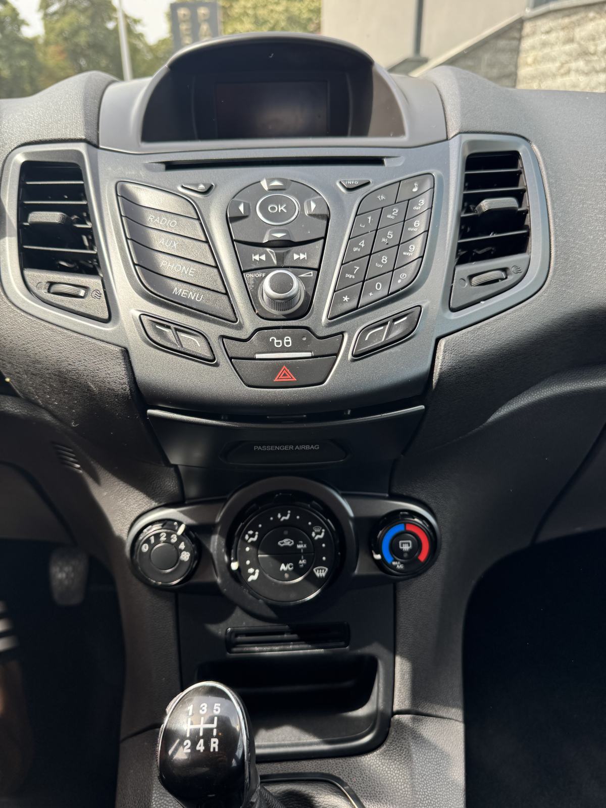 Ford Fiesta 1,5 TDCi -5 VRATA- NOVI MODEL - EURO 6 - REG 08/27 PRILIKA, fotografija 16