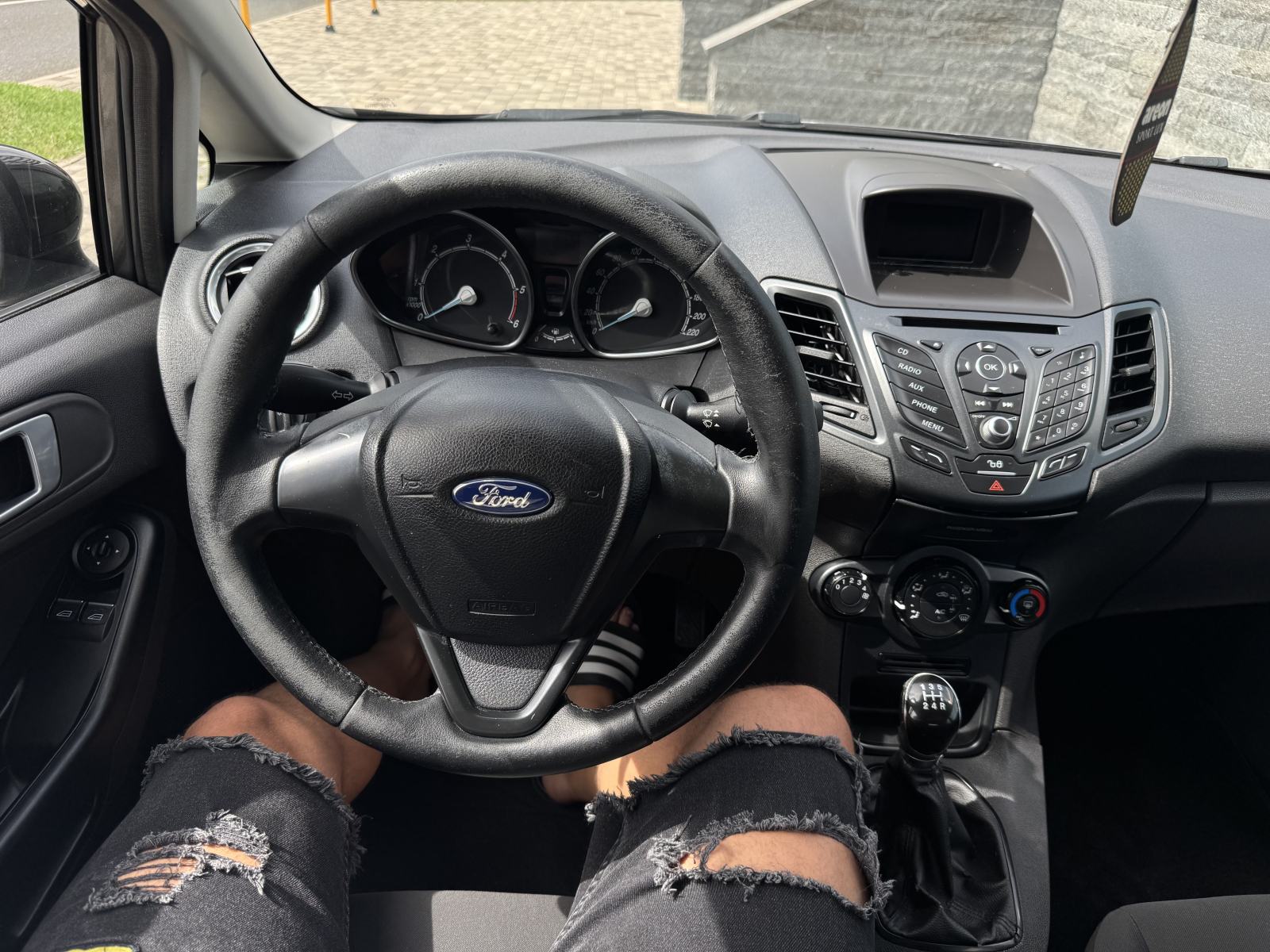 Ford Fiesta 1,5 TDCi -5 VRATA- NOVI MODEL - EURO 6 - REG 08/27 PRILIKA, fotografija 14