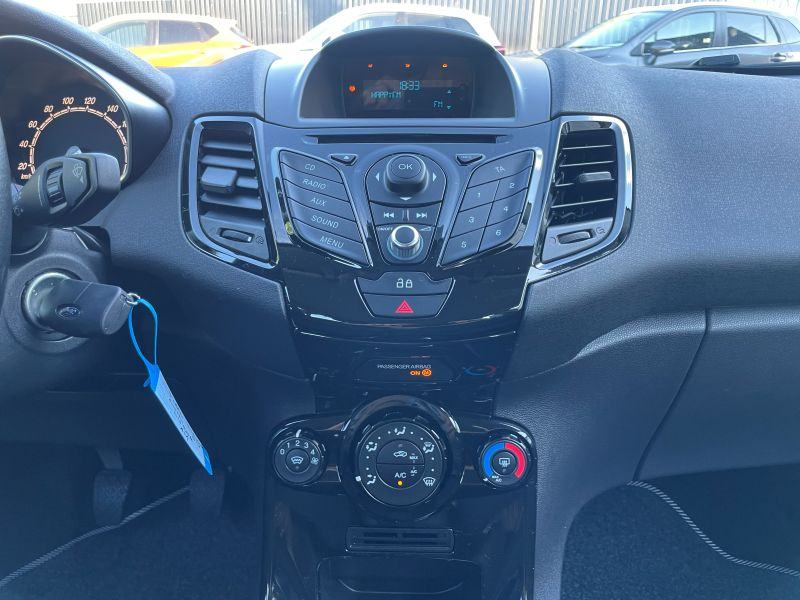 FORD FIESTA 1,5 TDci *TITANIUM EDITION* ALU* VELIKI SERVIS*, fotografija 10