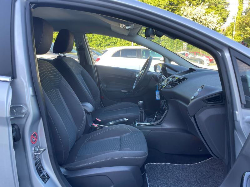 FORD FIESTA 1,5 TDci *TITANIUM EDITION* ALU* VELIKI SERVIS*, fotografija 12
