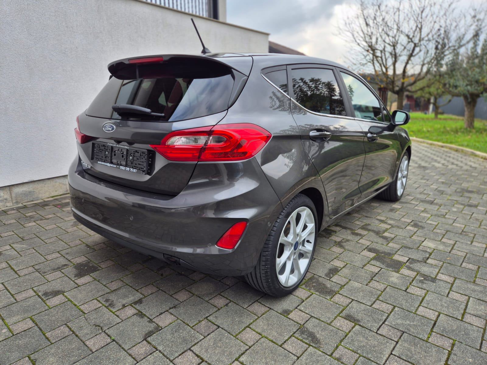 Ford Fiesta 1,5 TDCi ** TITANIUM** GRIJANJE SJEDALA**KAMERA**, fotografija 5