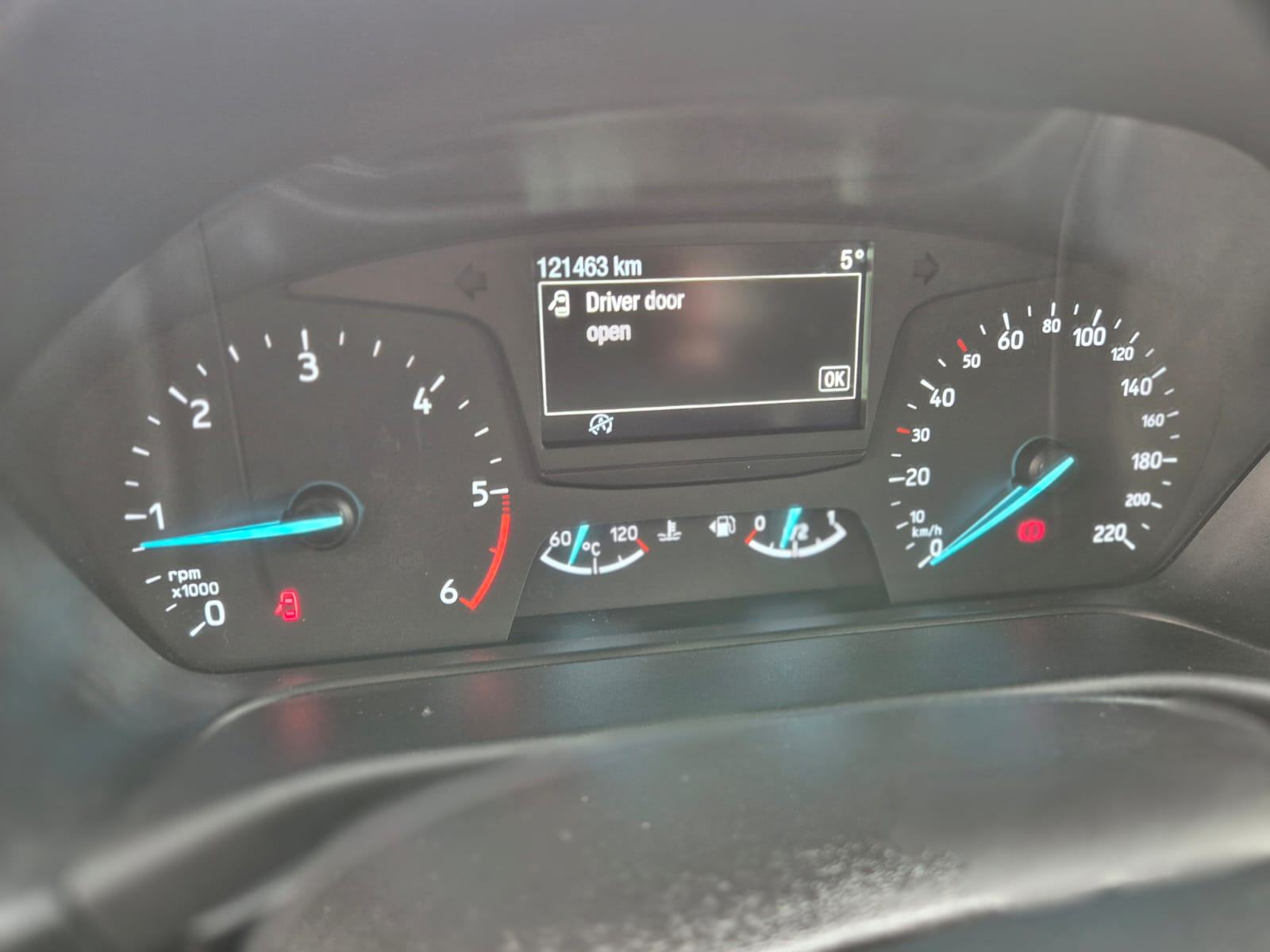 Ford Fiesta 1,5 TDCi ** TITANIUM** GRIJANJE SJEDALA**KAMERA**, fotografija 14