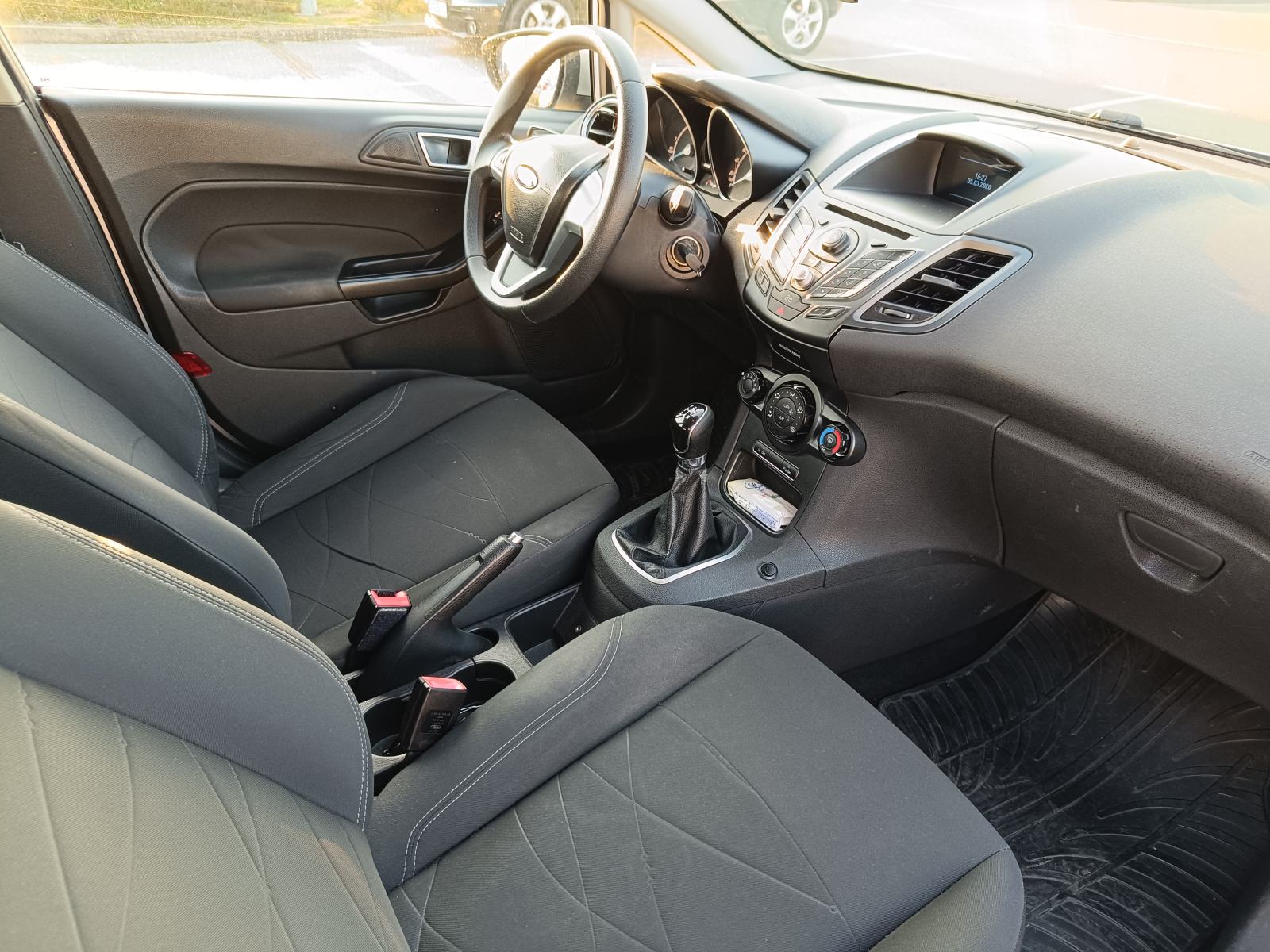 Ford Fiesta 1,6 TDCI, veliki i mali servis ovlašteni Ford, ekonomičan, fotografija 10