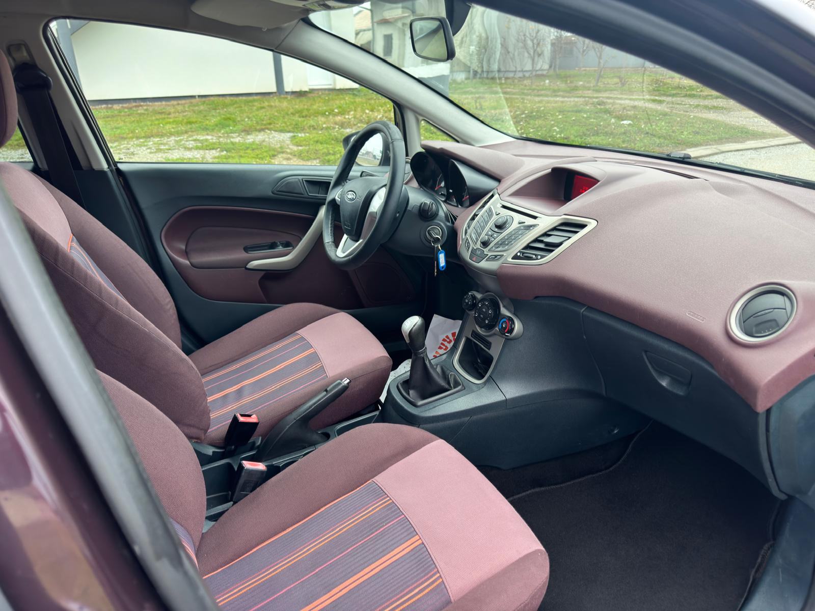 Ford Fiesta 1,6 TDCI-2011gd.md-KLIMA-media,152tkm,5vrata,1.vla,KARTICE, fotografija 11