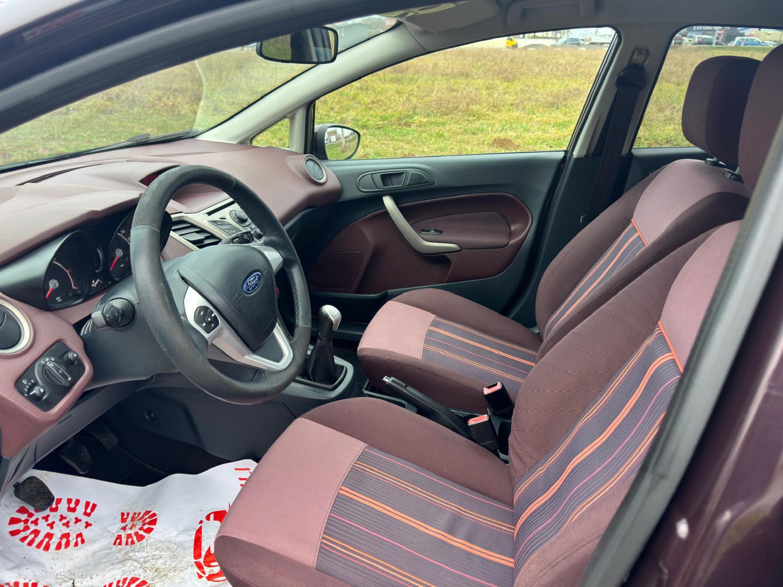 Ford Fiesta 1,6 TDCI-2011gd.md-KLIMA-media,152tkm,5vrata,1.vla,KARTICE, fotografija 12