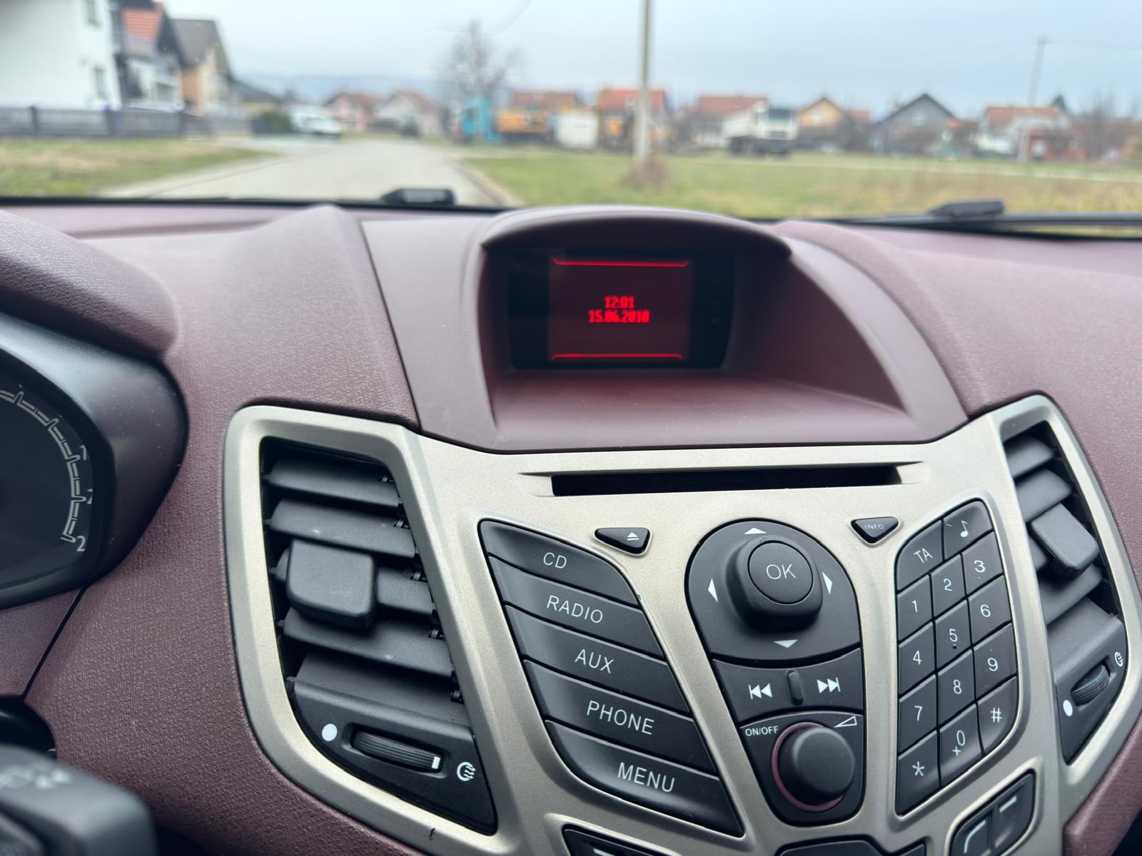 Ford Fiesta 1,6 TDCI-2011gd.md-KLIMA-media,152tkm,5vrata,1.vla,KARTICE, fotografija 14
