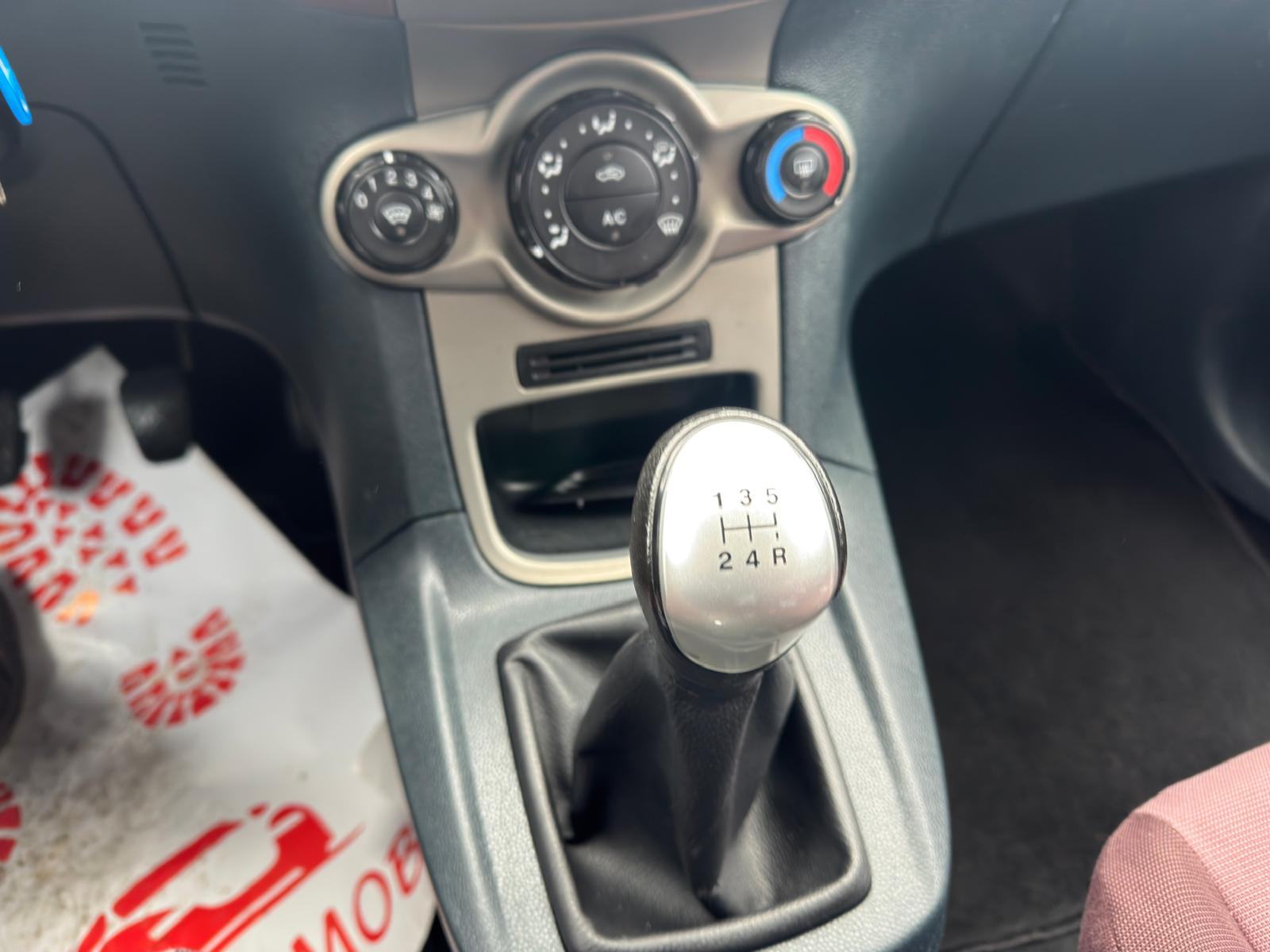 Ford Fiesta 1,6 TDCI-2011gd.md-KLIMA-media,152tkm,5vrata,1.vla,KARTICE, fotografija 15