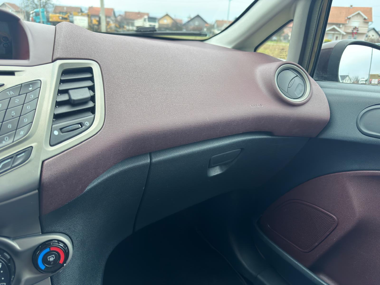 Ford Fiesta 1,6 TDCI-2011gd.md-KLIMA-media,152tkm,5vrata,1.vla,KARTICE, fotografija 17